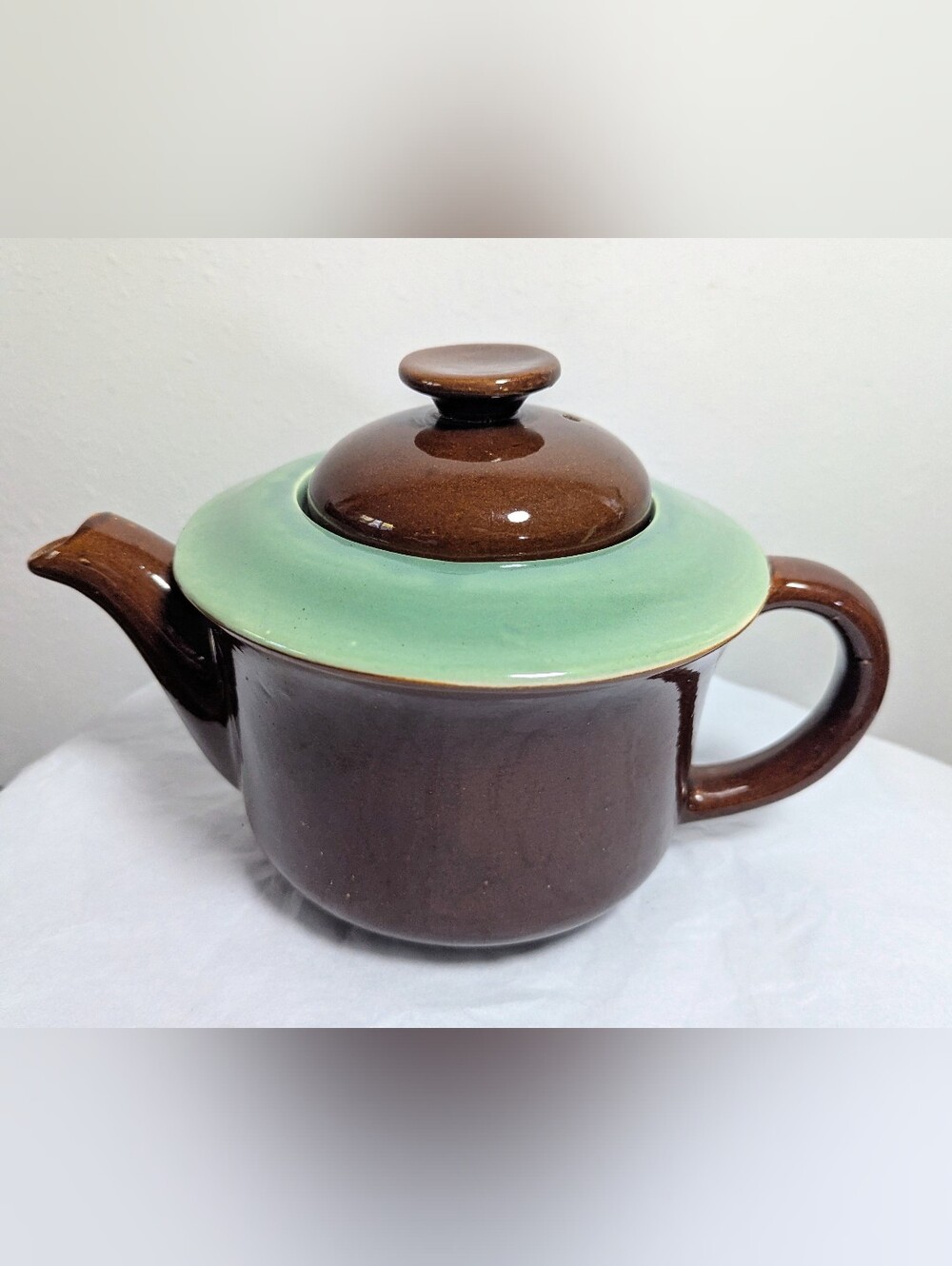 Red Wing Teapot Village Brown Green Glazed Pottery (40 Ounces) Made in USA